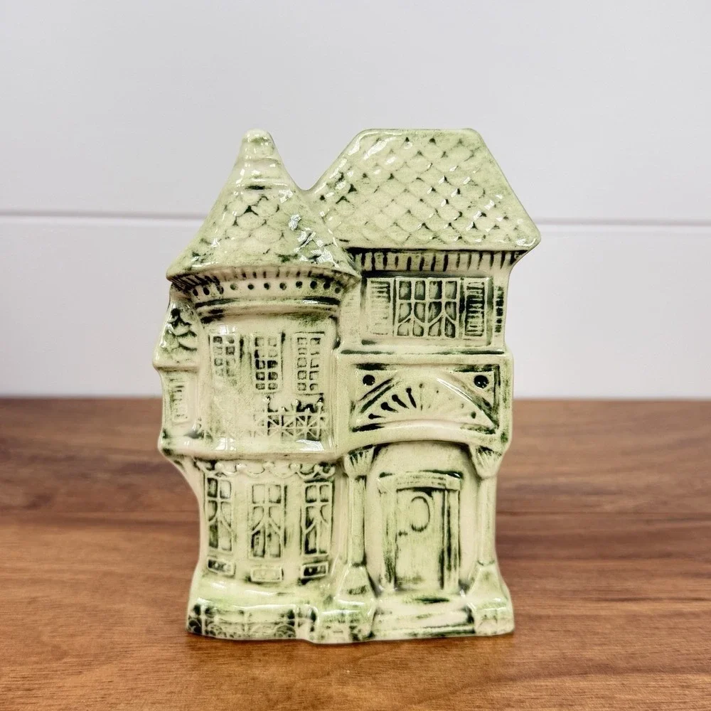 VTG Victorian House Ceramic Wall Pocket Floral Vase Cottagecore English Country